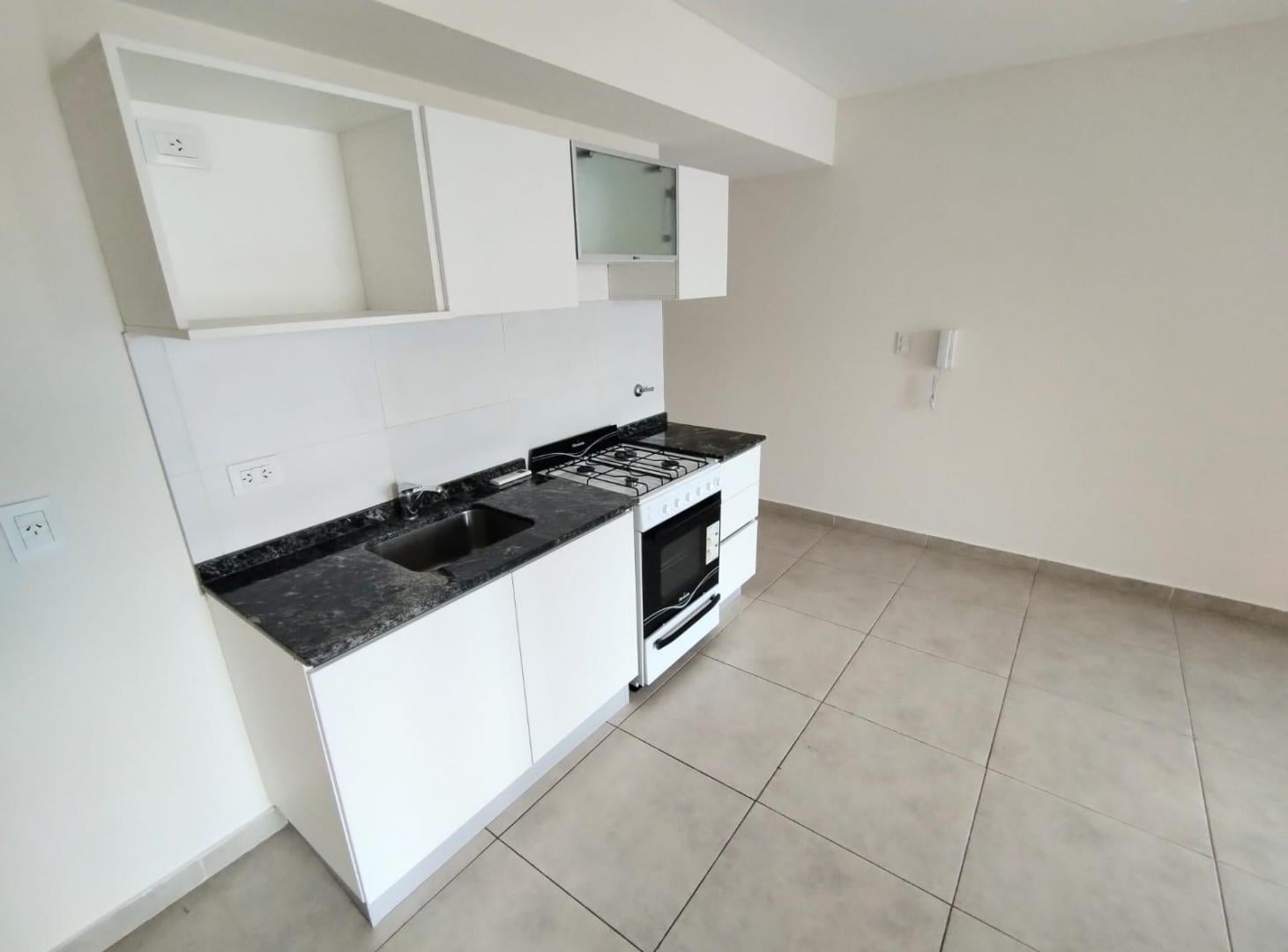 Foto de Alquiler - un dormitorio contra frente con balcón - Mitre 531, imagen 4