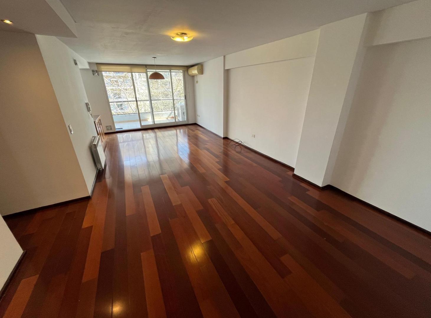 Foto de Departamento dos dormitorios al frente con balcón y dos cocheras, imagen 3