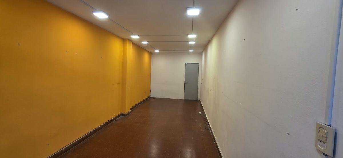 Foto de Local comercial de 40 m² en alquiler en Quilmes Centro, imagen 5