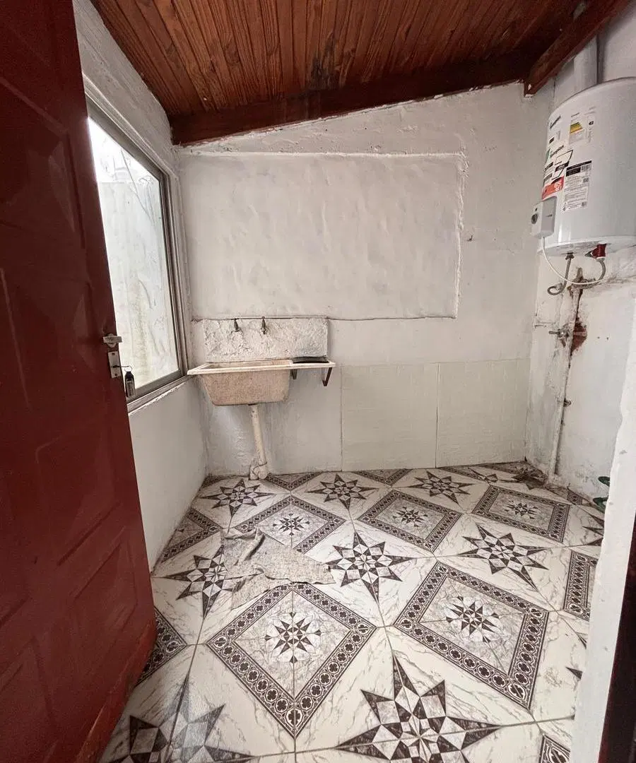 Casa tipo PH en 147 68 y 69, un/dos dormitorio apto banco 8