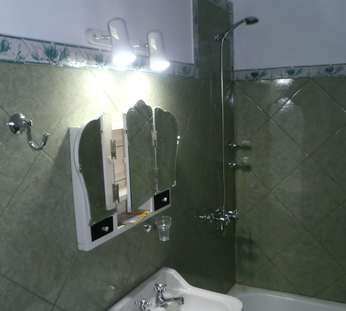 Departamento 1° piso por escalera modernizado