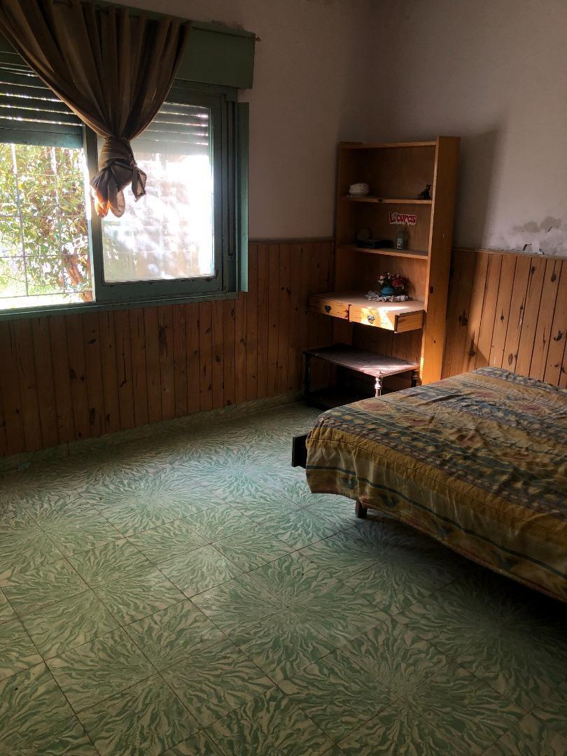 Foto de Casa a refaccionar inmejorable ubicación con amplio terreno, imagen 4