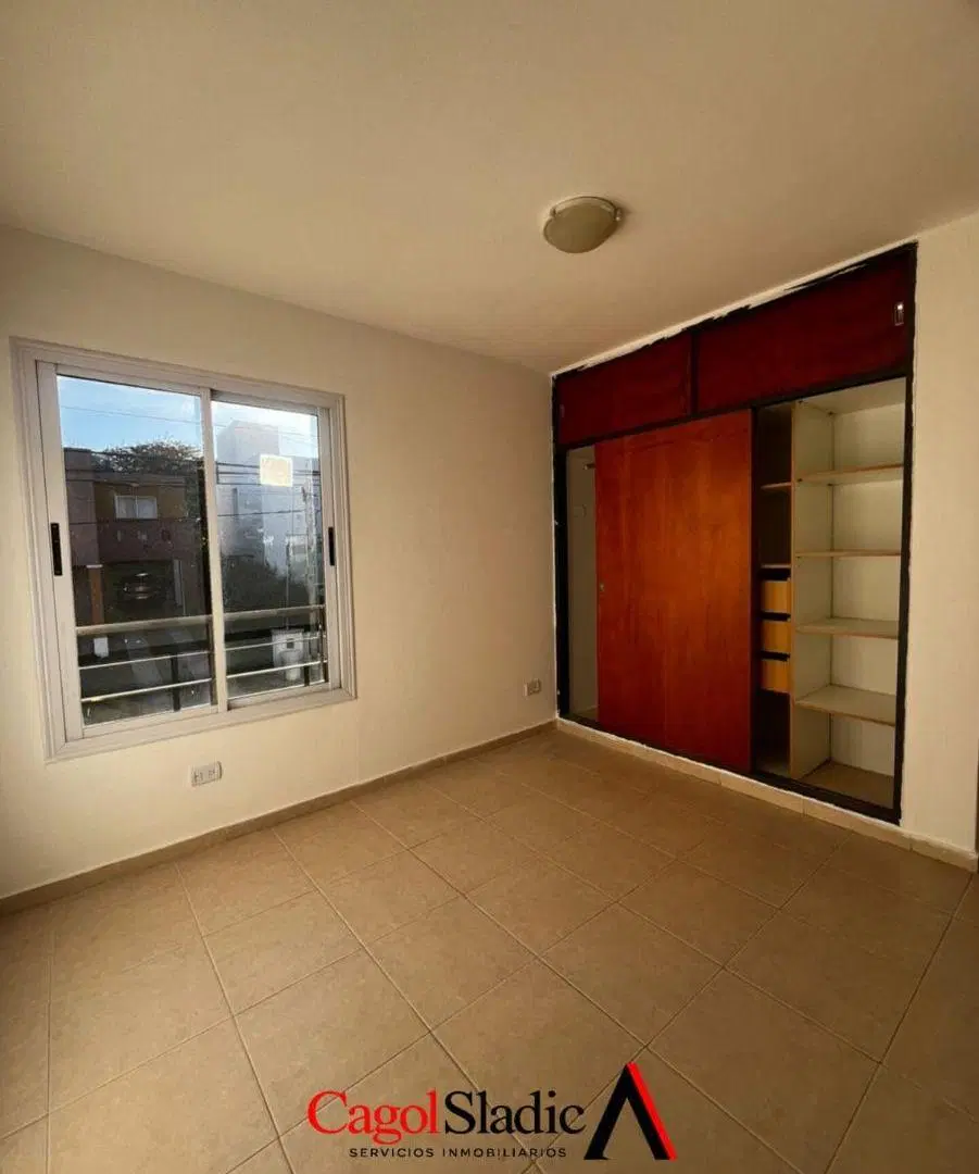 Casa en alquiler de 3 dormitorios en Estanzuela, La Calera | Patio, galería y asador 5