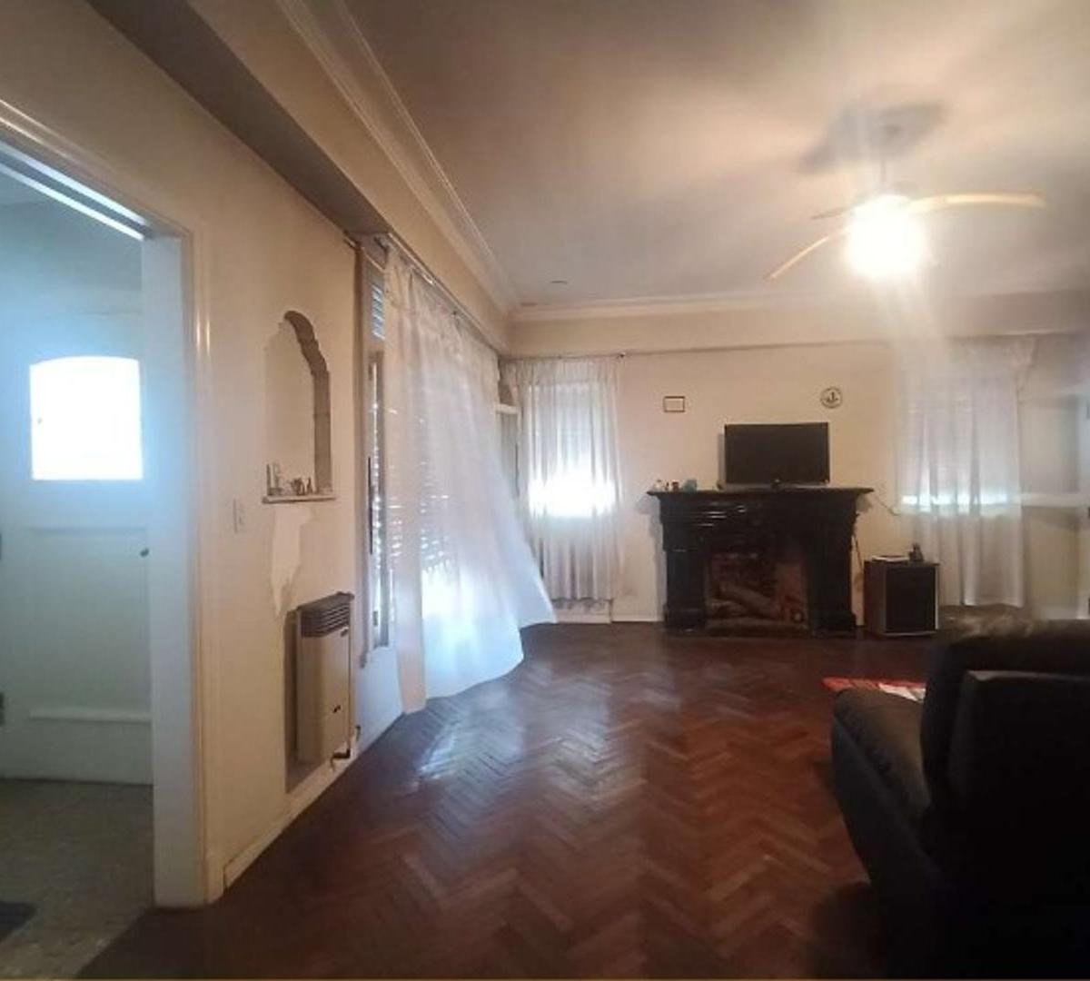 Casa en Venta de 6 Ambientes en Ituzaingó Sur 3