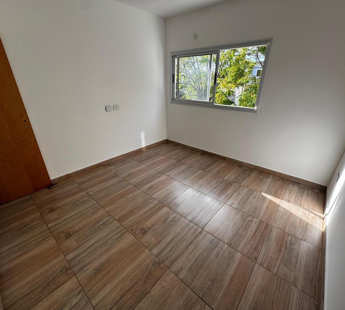 Duplex 3 Ambientes con Cochera Castelar Apto Credito 2