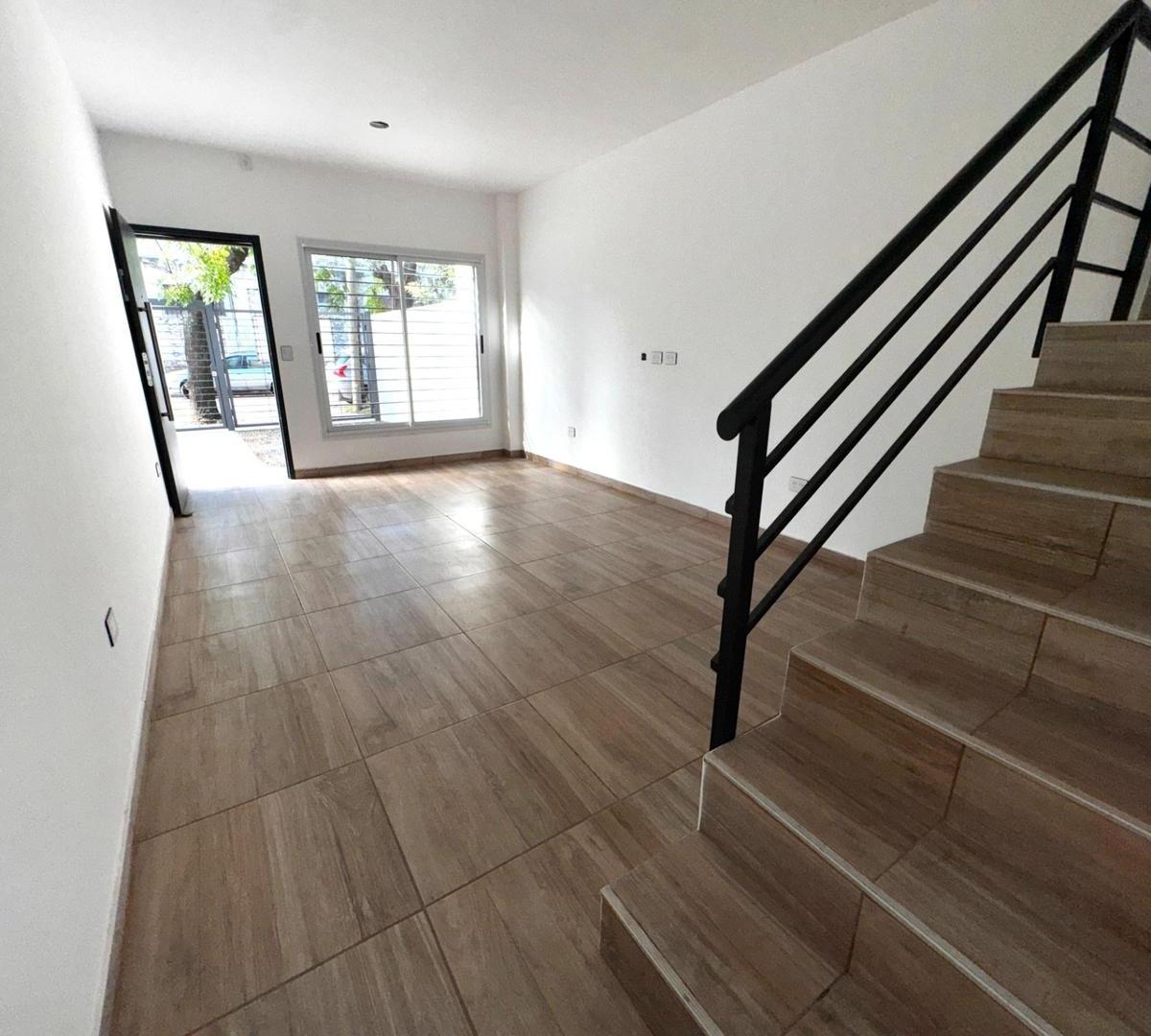 Duplex 3 Ambientes con Cochera Castelar Apto Credito 4