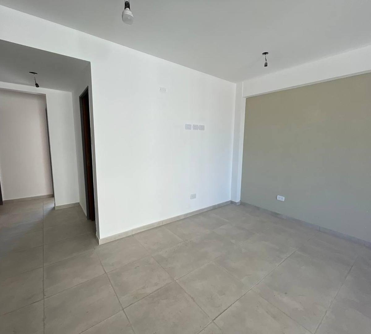 Venta Departamento 3 Ambientes con Balcón y Cochera Moron 2