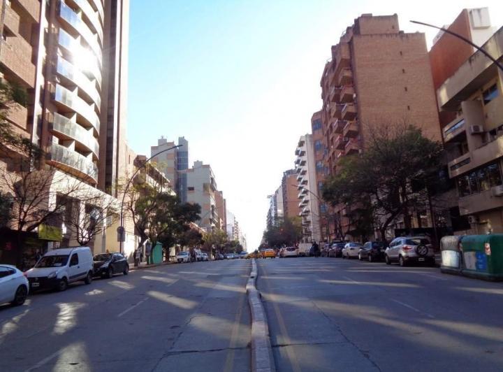 Centro - Departamento Externo Monoambiente, Amplio y Luminoso con Cocina Separada y Excelente Vista. 5