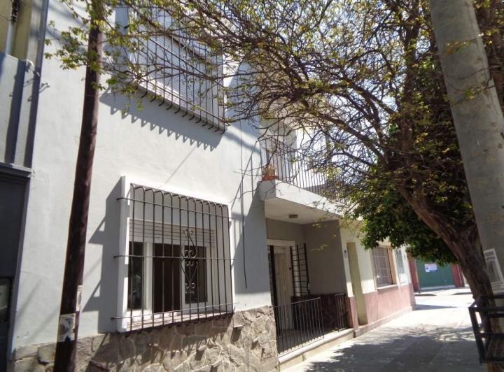Barrio Los Paraísos - Casa de 3 Dormitorios, Amplia y Luminosa con Cocina Comedor Separada, Lavadero 2