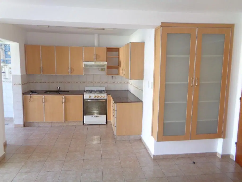 Barrio Ampliación Claret - Excelente Casa de 3 Dormitorios, 1 en Suitte con Vestidor, Amplia con Coc 3