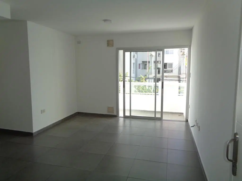 Barrio San Martín - Departamento Externo de Categoría de 1 Dormitorio, Amplio y Luminoso con Balcón 1