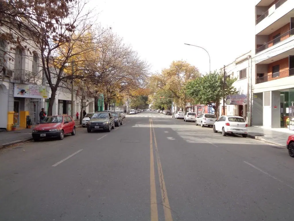 Barrio Cofico - Departamento de 2 Dormitorios, Amplio y Luminoso con Balcón, Cocina Separada, Calefa 4