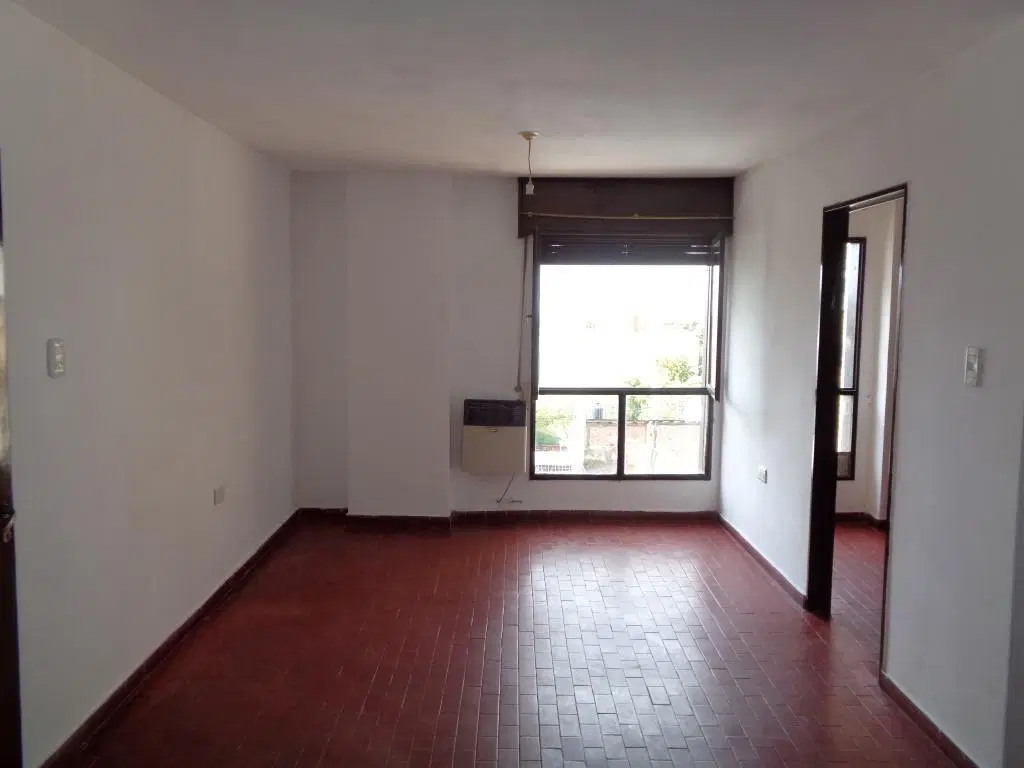 Barrio Cofico - Departamento de 2 Dormitorios, Amplio y Luminoso con Balcón, Cocina Separada, Calefa 2