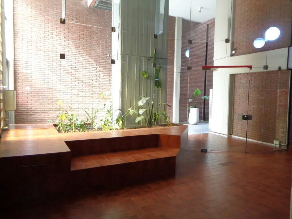 Barrio Cofico - Departamento de 2 Dormitorios, Amplio y Luminoso con Balcón, Cocina Separada, Calefa 5