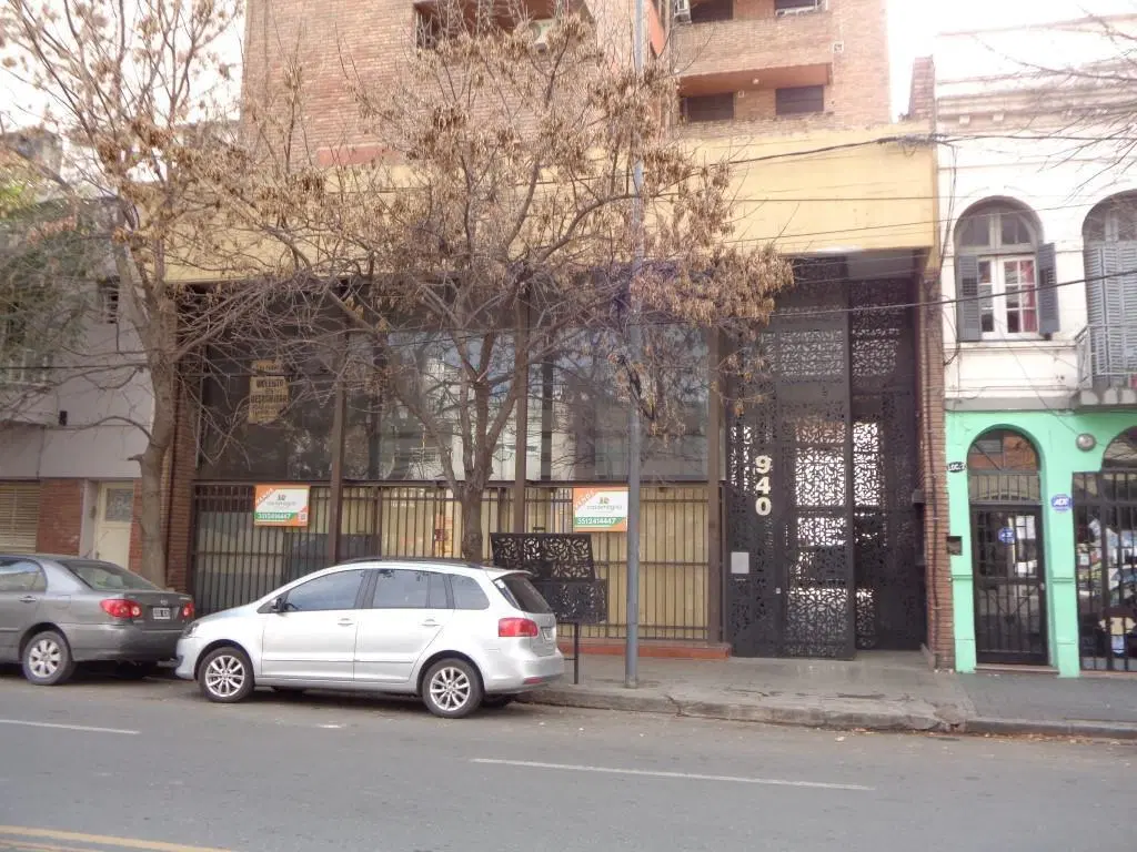 Barrio Cofico - Departamento de 2 Dormitorios, Amplio y Luminoso con Balcón, Cocina Separada, Calefa 3
