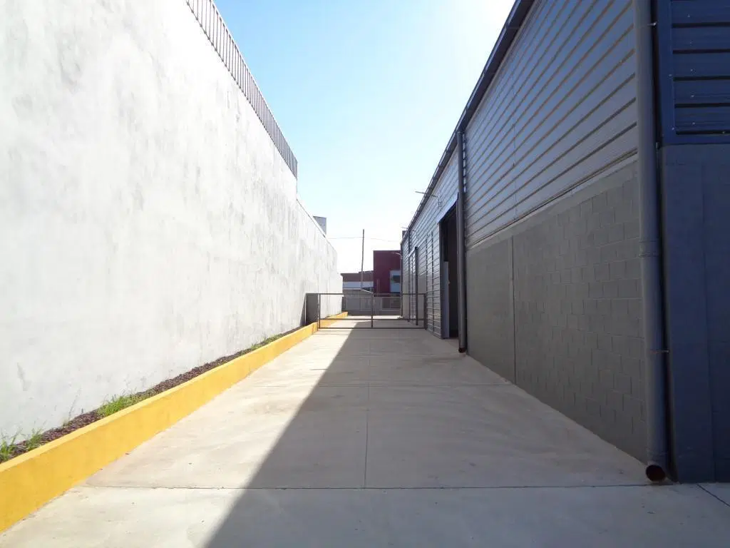 Barrio Los Boulevares - Excelente Galpón  Depósito, Nuevo a Estrenar de 542 m2 Cubiertos, con 2 Ingr 8