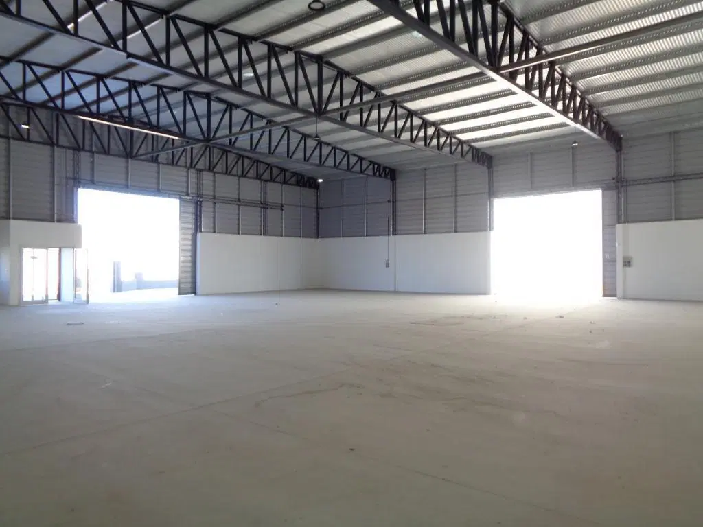 Barrio Los Boulevares - Excelente Galpón  Depósito, Nuevo a Estrenar de 542 m2 Cubiertos, con 2 Ingr 3