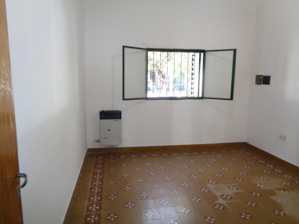 Foto de Barrio Alto Alberdi - Casa de 3 Dormitorios, Amplia y Luminosa con, imagen 2