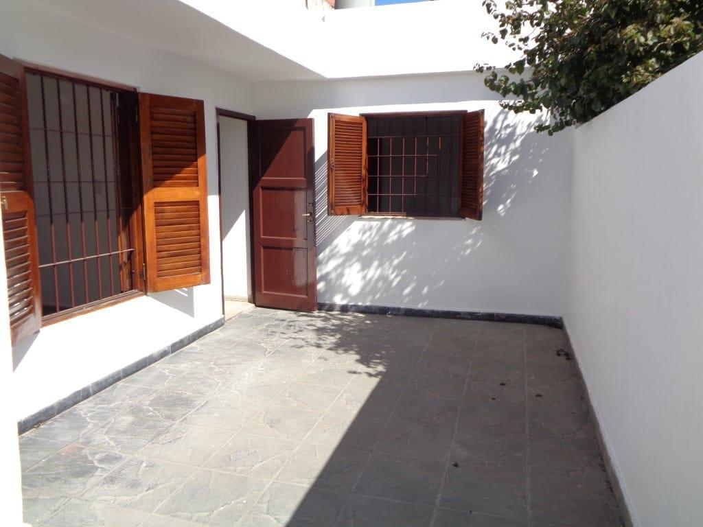 Barrio Zumarán - Casa Interna de 2 Dormitorios, Amplia y Luminosa con Patio Amplio c/Asador y Césped