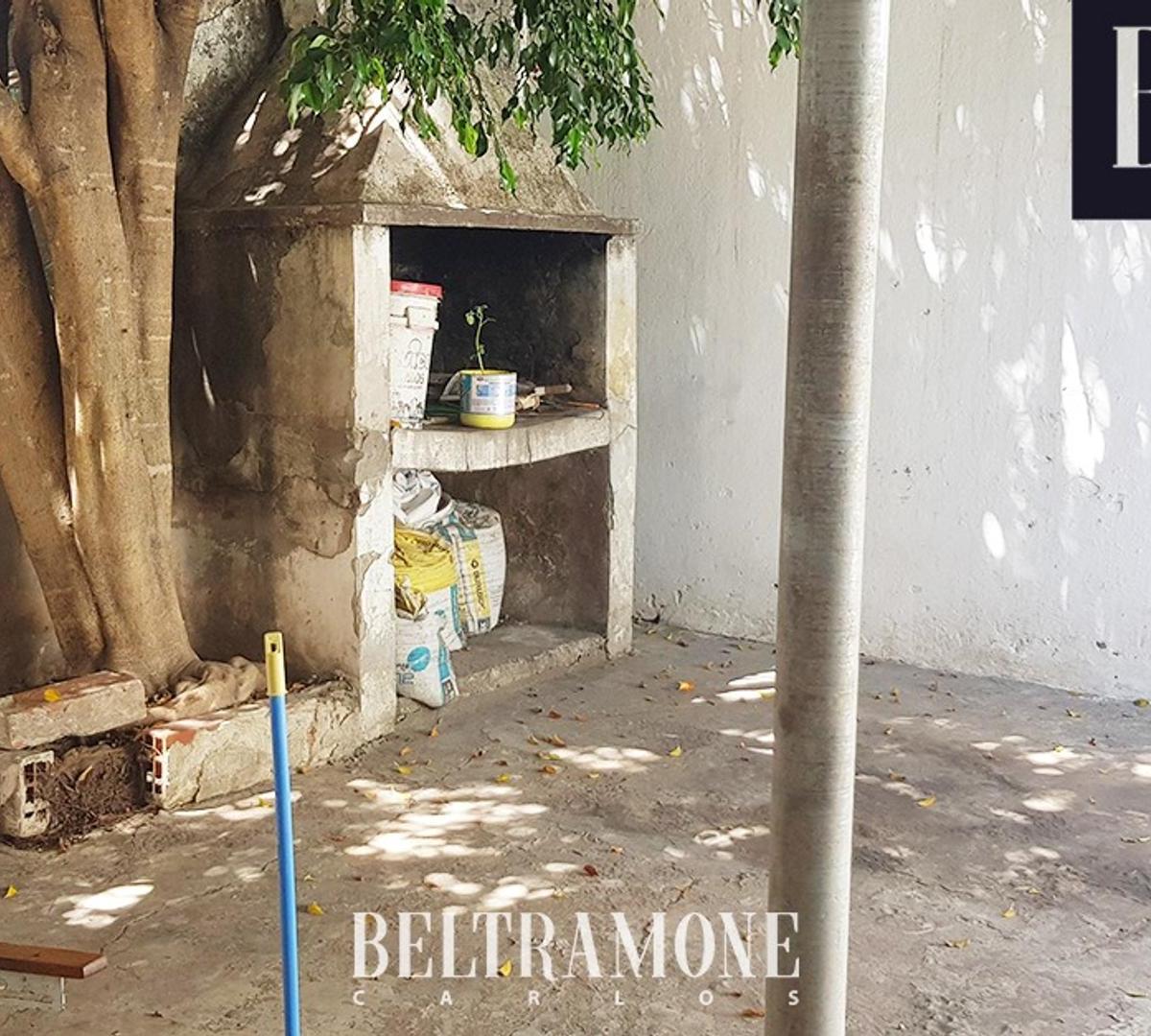 Casa 2 Dorm + Local Comercial en Venta. a Refacionar 2