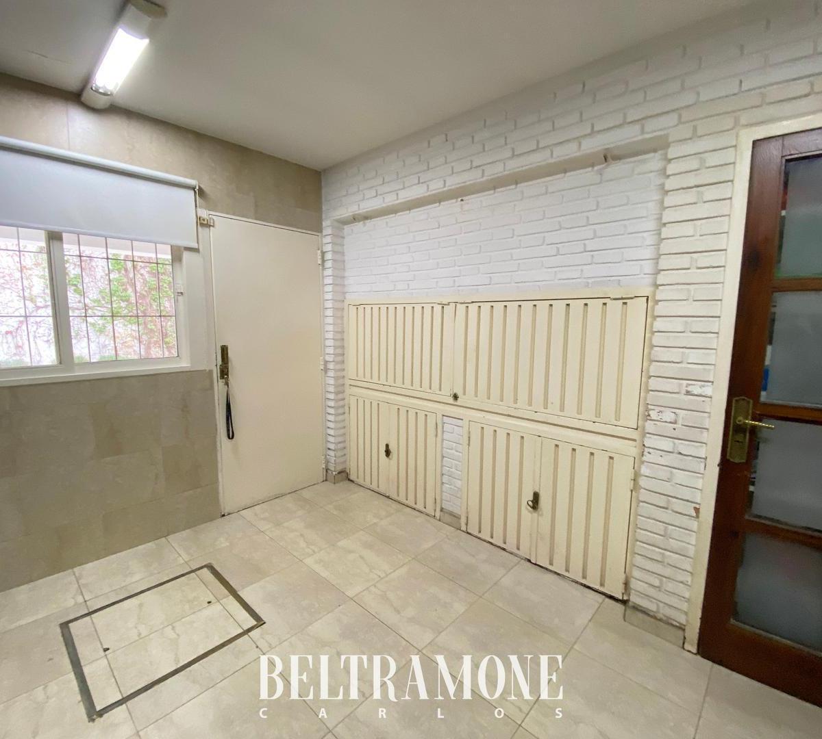 Foto de Importante Casa en Alberdi. 4 dorm., imagen 4