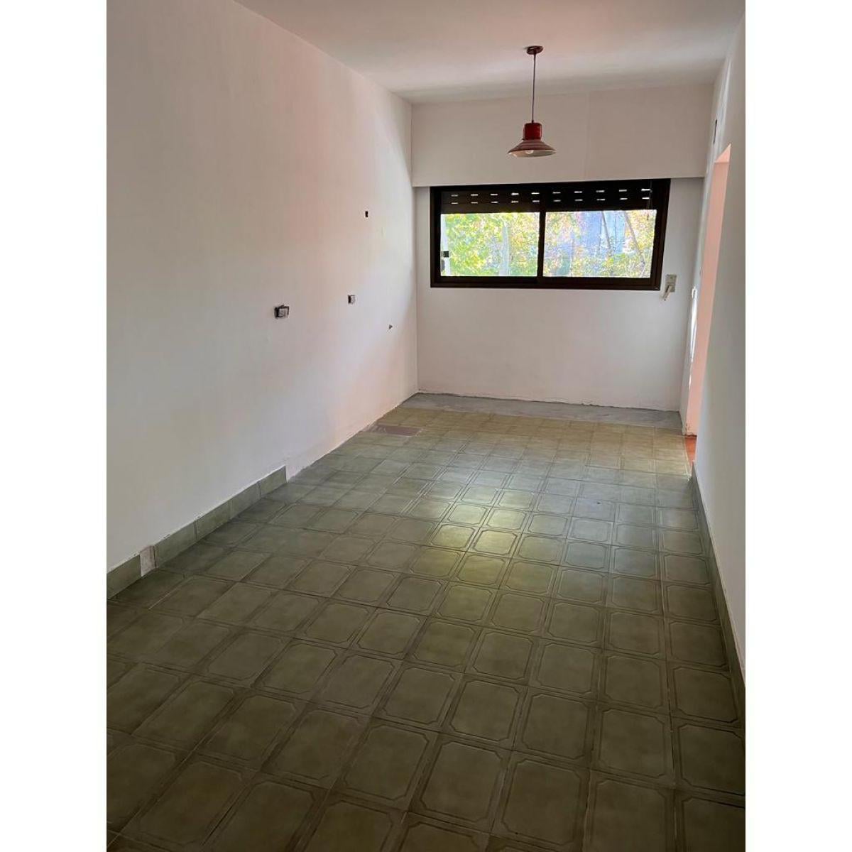 Foto de GALPON 300 m2 CON OFICINAS /VIVIENDA BV. AVELLANEDA Y PELLEGRINI, imagen 5