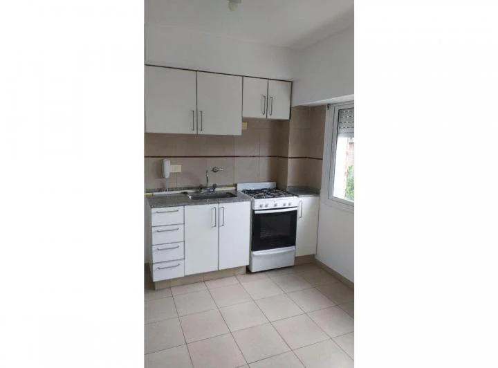 MONOAMBIENTE CON DIVISION EN LOURDES MENDOZA 2825 3