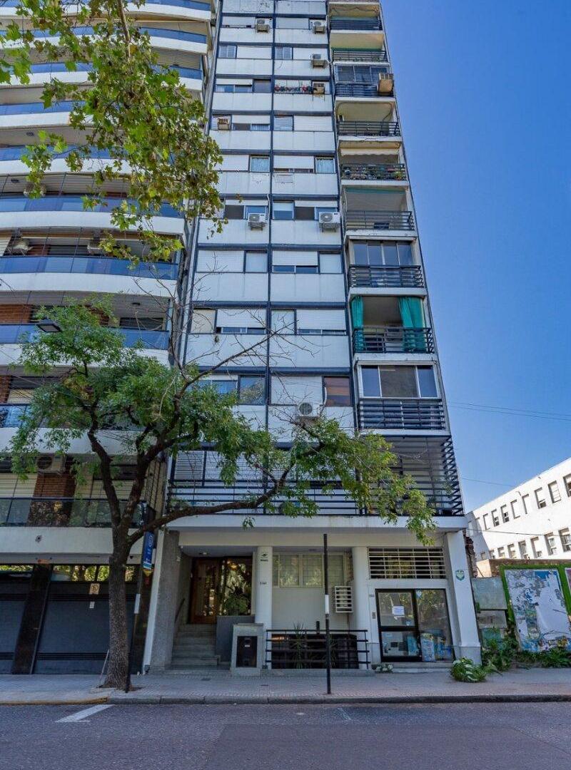 BUENOS AIRES Y PELLEGRINI FRENTE A PLAZA LOPEZ