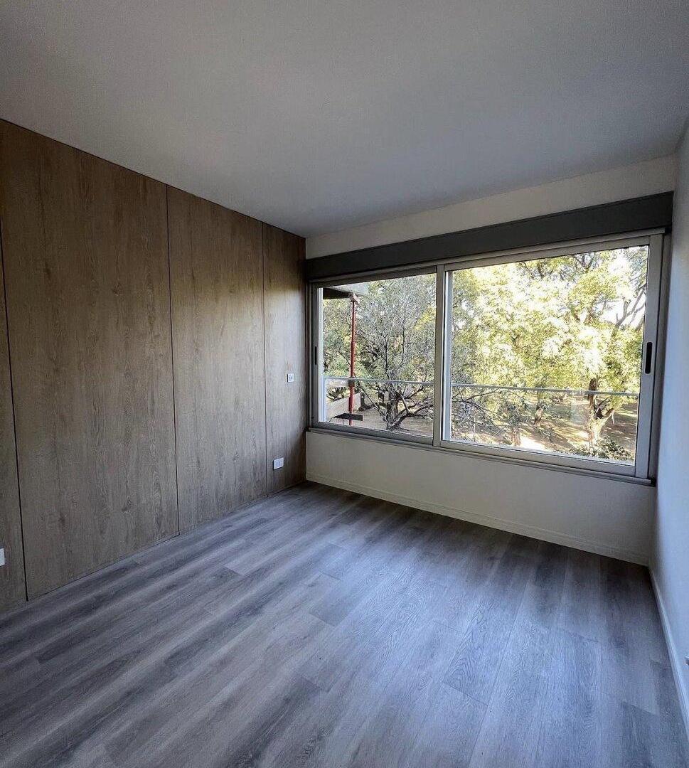 Foto de PELLEGRINI 2600 - 2 DORMITORIOS PISO EXCLUSIVO + COCHERA, imagen 2