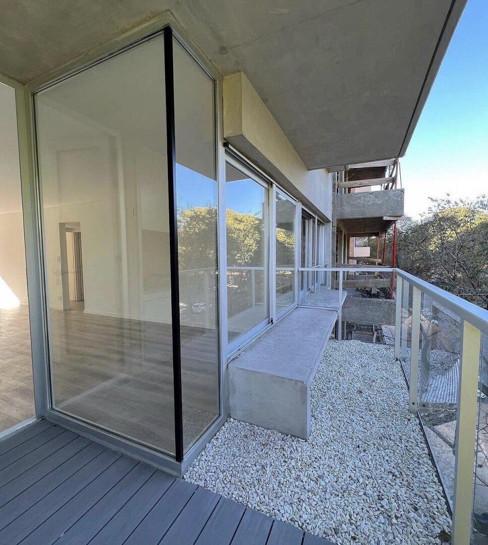 Foto de PELLEGRINI 2600 - 2 DORMITORIOS PISO EXCLUSIVO + COCHERA, imagen 3