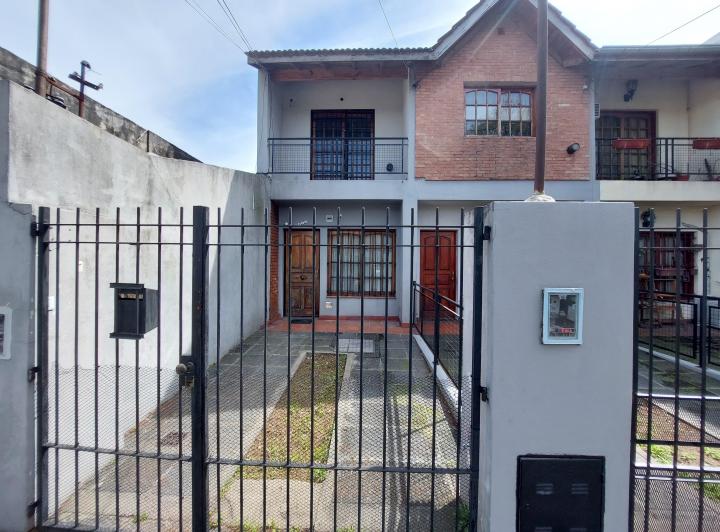 EXCELENTE DUPLEX 3 AMBIENTES CON COCHERA 3