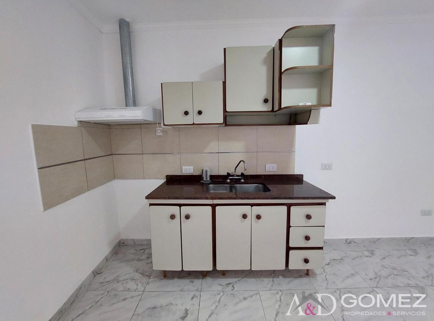 Foto de 2 AMBIENTES 1ER PISO POR ESCALERA - SIN EXPENSAS, imagen 5