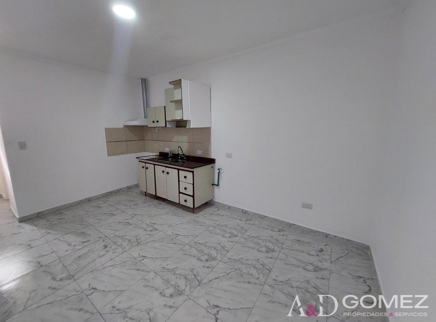 Foto de 2 AMBIENTES 1ER PISO POR ESCALERA - SIN EXPENSAS, imagen 4