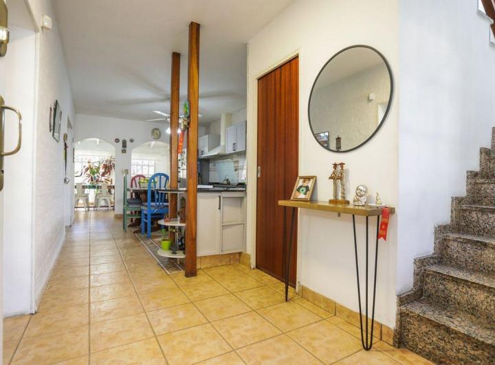 CASA 5 AMB EN VENTA EN FLORESTA JARDIN Y PARRILLA 3