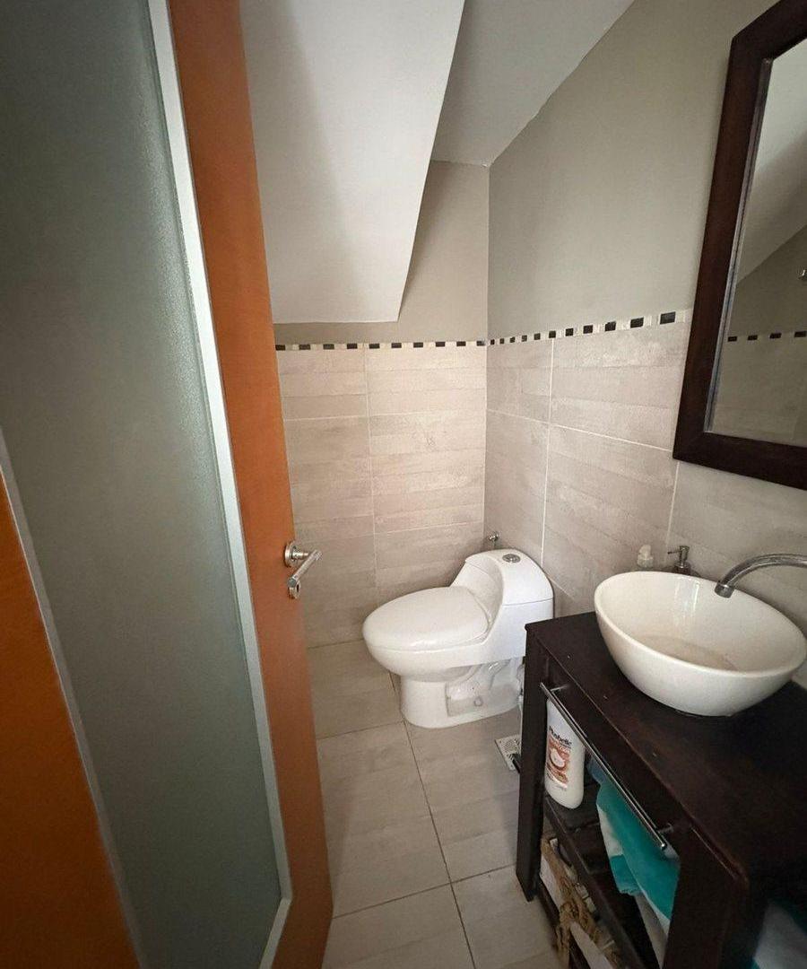 CASA EN VENTA CHASCOMUS 5 AMBIENTES