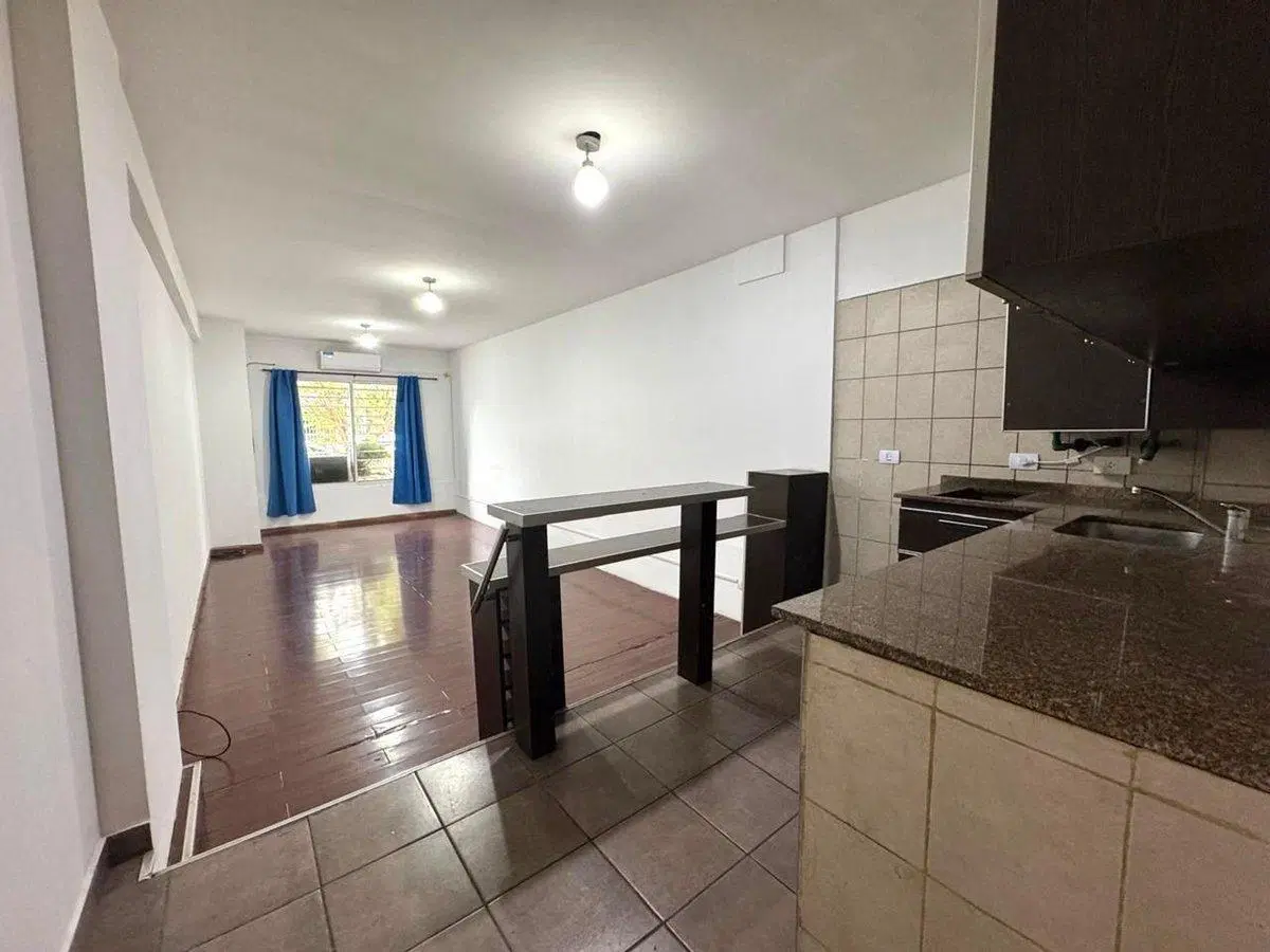 SAAVEDRA, MONOAMBIENTE EN VENTA CON COCHERA. 4
