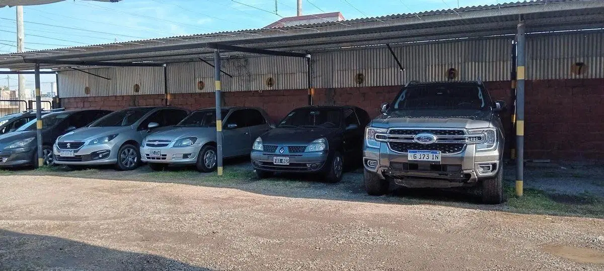 TERRENO EN VENTA QUILMES CON ESTACIONAMIENTO 4