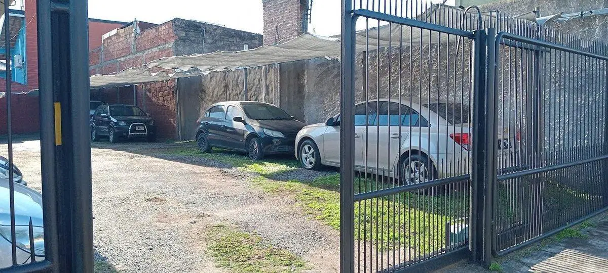 TERRENO EN VENTA QUILMES CON ESTACIONAMIENTO 3