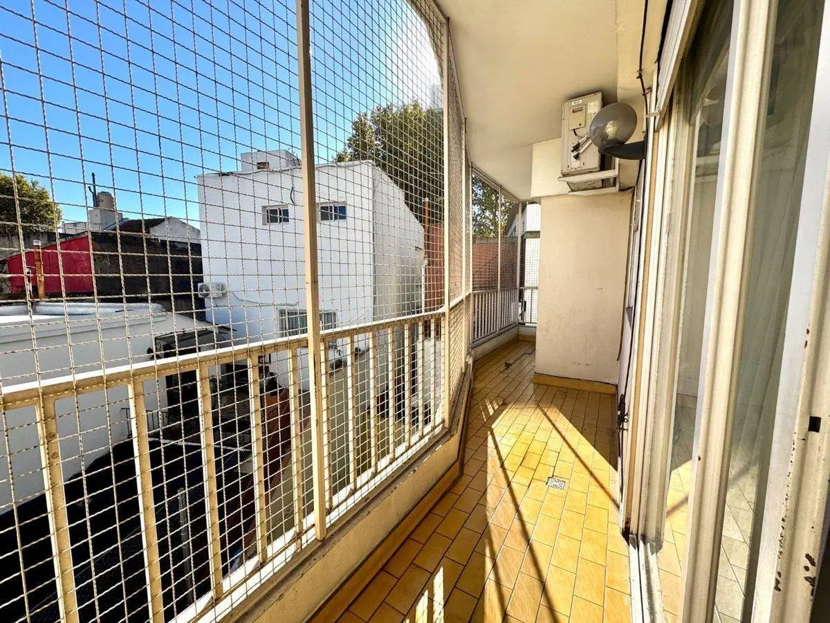 VENTA SEMIPISO 3 AMB. EN FLORESTA, BALCÓN CORRIDO 4