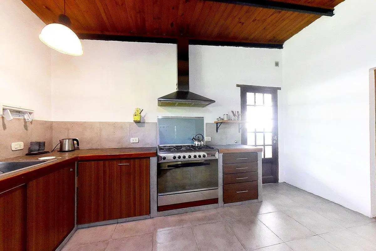 VENTA CASA 5 AMBIENTES EN BARRIO PARQUE PERÓ 4