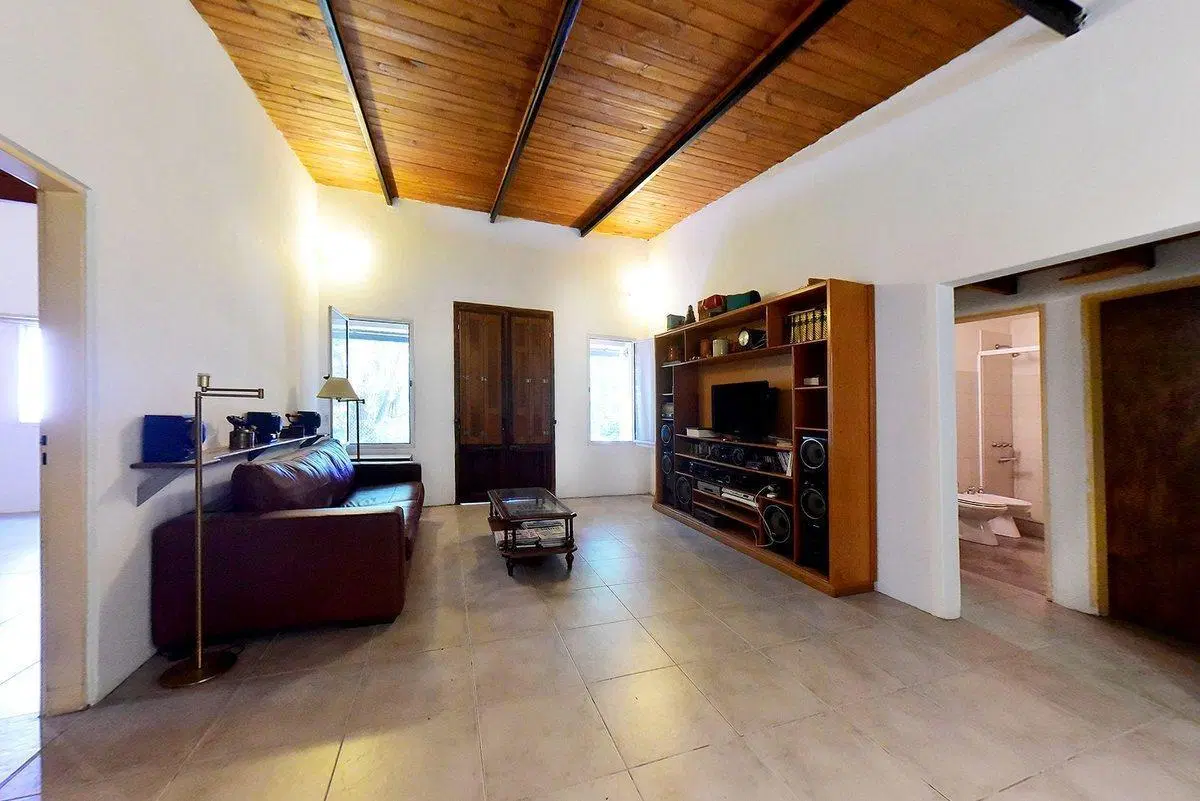 VENTA CASA 5 AMBIENTES EN BARRIO PARQUE PERÓ 5