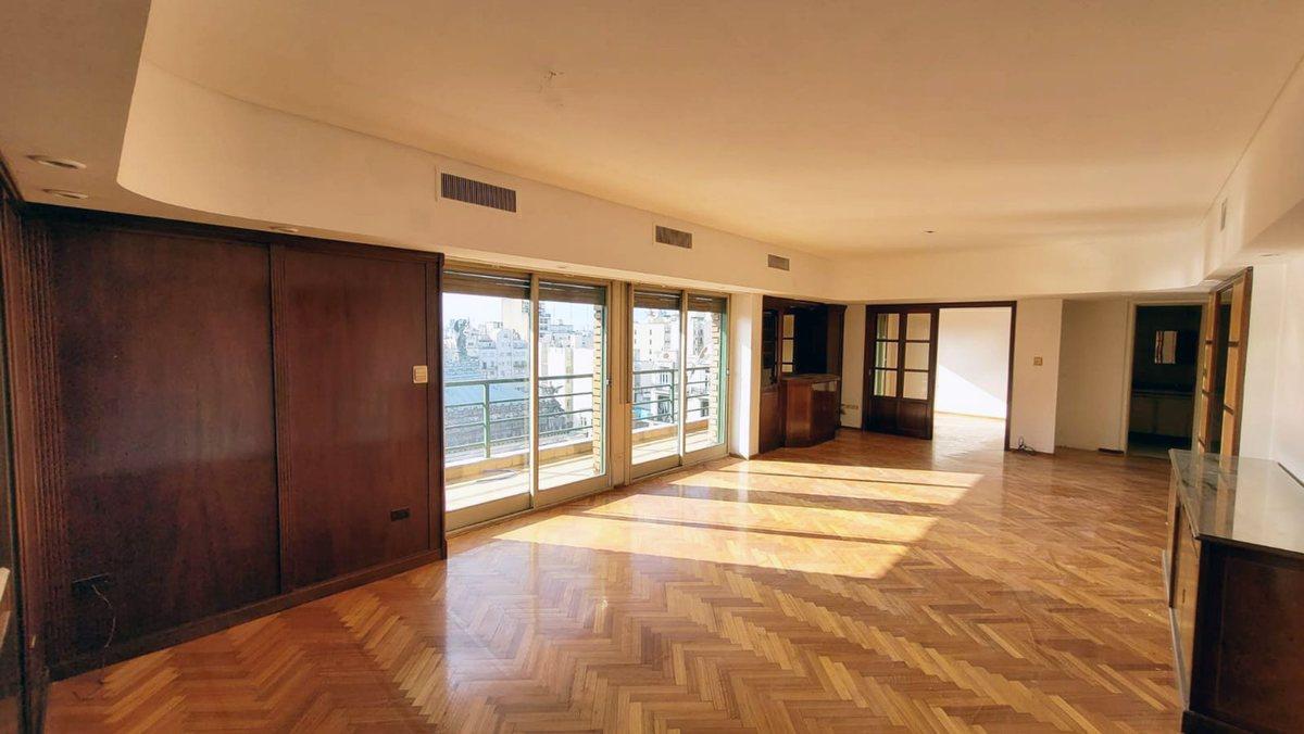 VENTA 4 AMBIENTES BALCON COCHERA EN CONGRESO