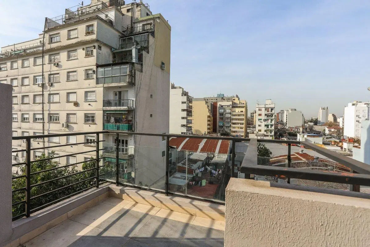 DEPARTAMENTO EN VENTA  CABA 2 AMBIENTES TOILETTE 3