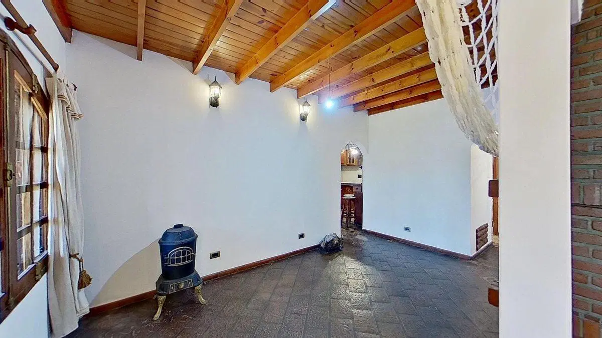 VENTA CHALET EN EZEIZA COCHERA PATIO PARRILLA 2