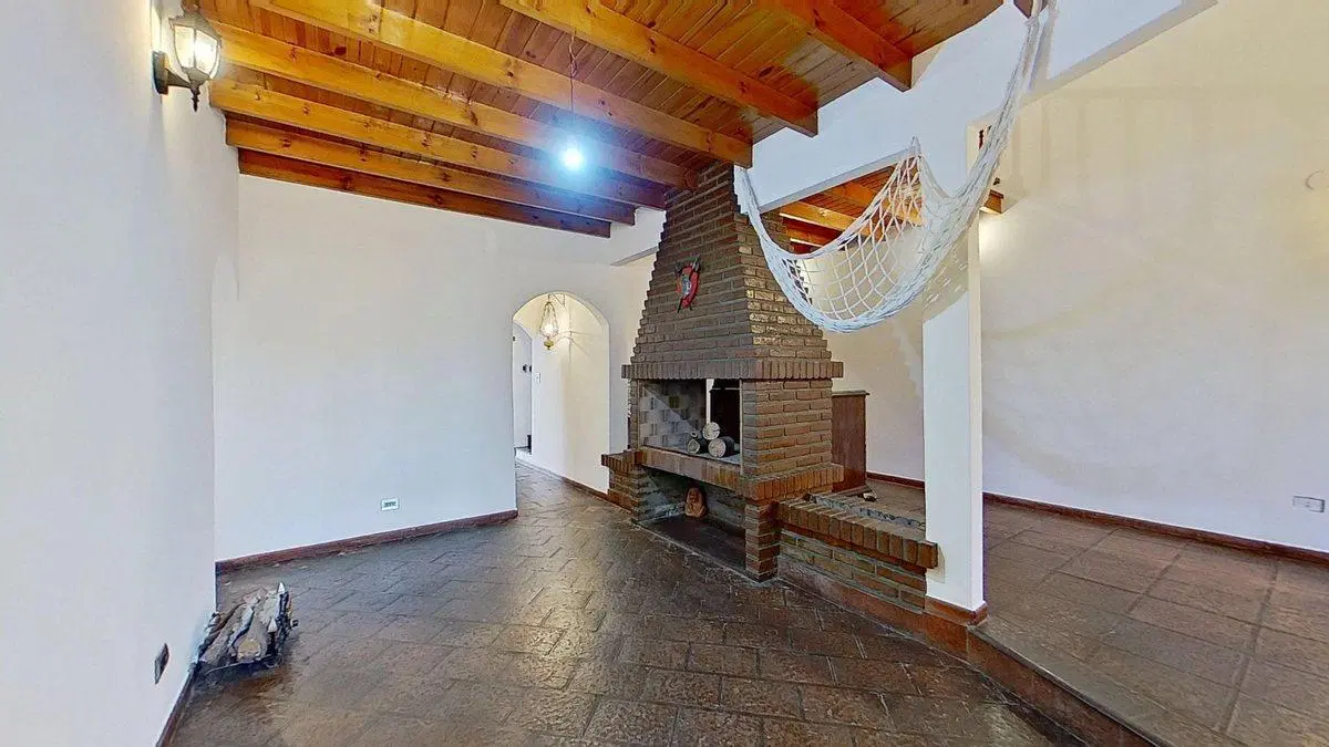 VENTA CHALET EN EZEIZA COCHERA PATIO PARRILLA 4