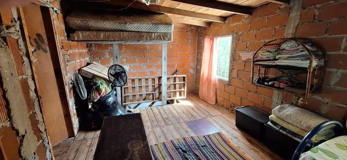 VENTA CASA  ALEJANDRO KORN  5 AMBIENTES A TERMINAR 4
