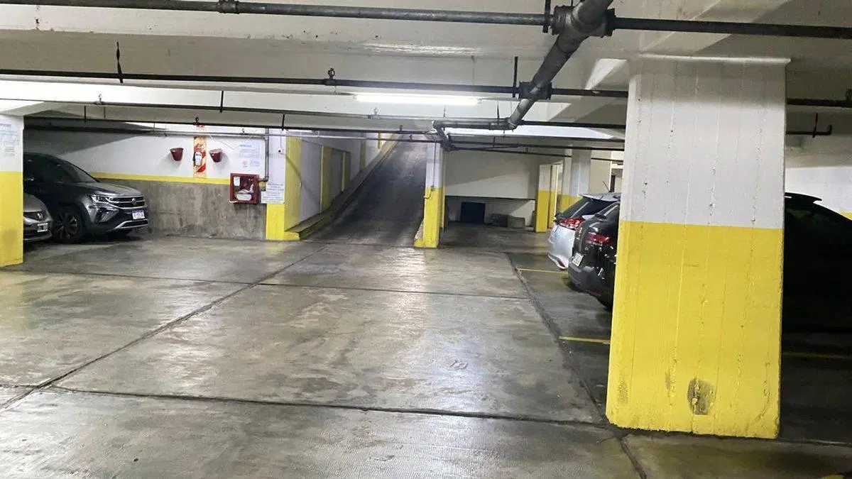 VENTA AMPLIA COCHERA 1ER SUBSUELO RECOLETA 2