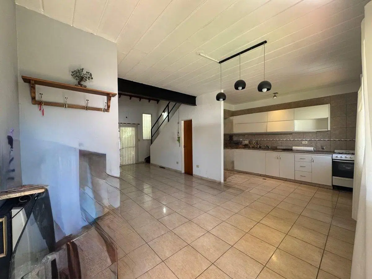 ALQUILER DUPLEX 3 AMBIENTES CON JARDIN Y COCHERA 2