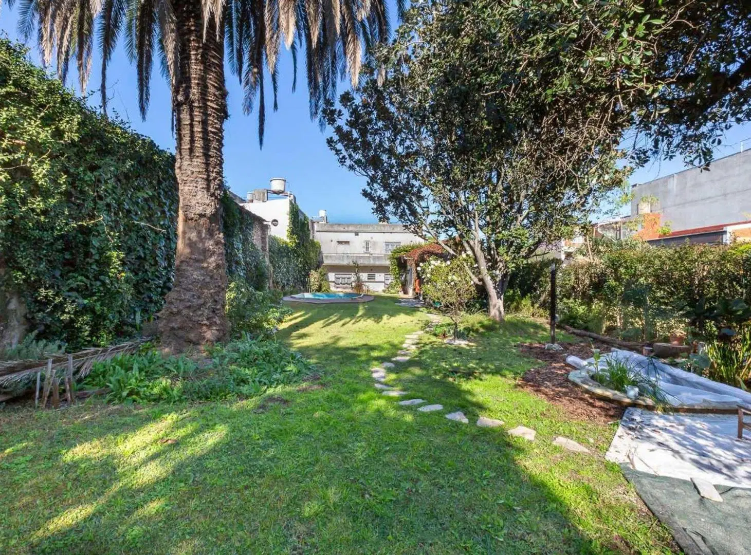 CASA  LUJAN JARDIN /PISCINA ./LUJAN CENTRO 3