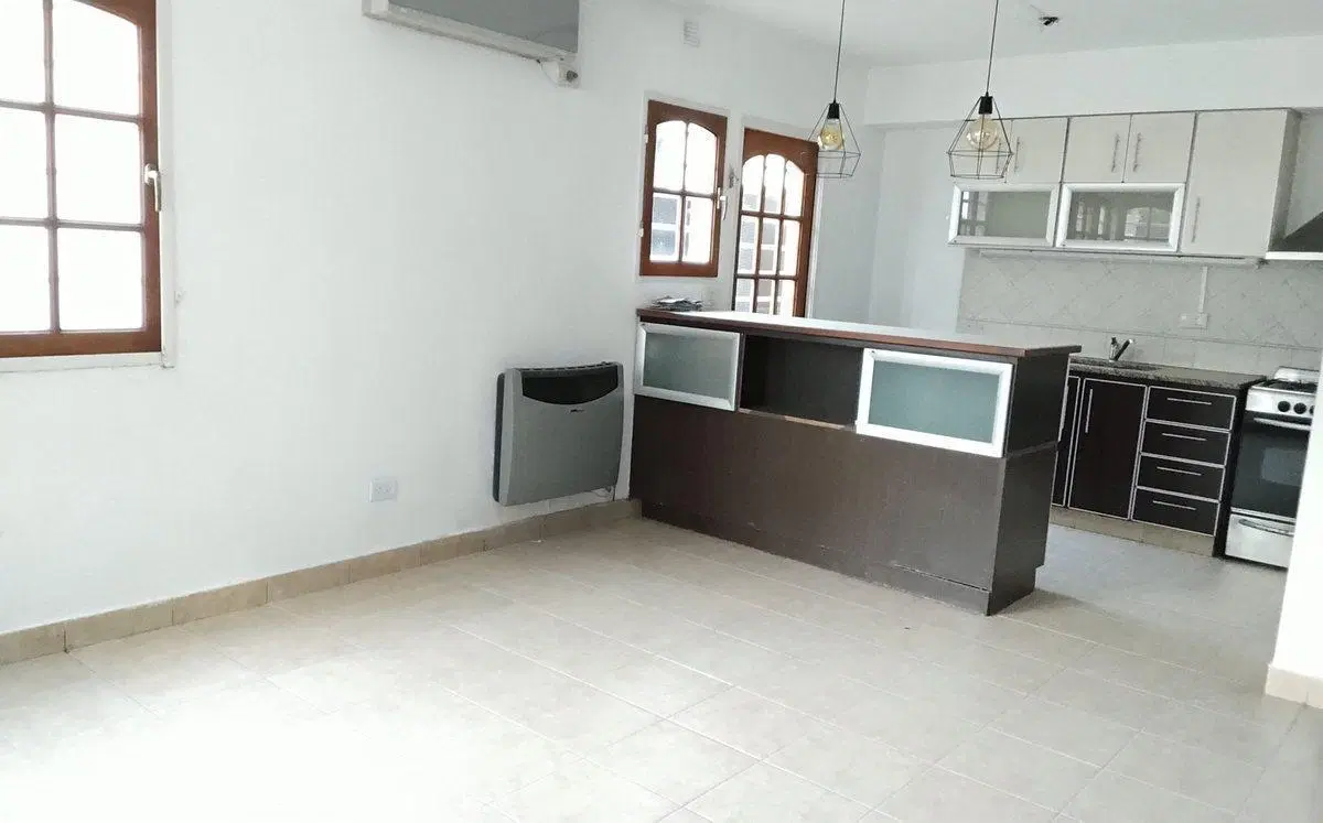 VENTA V.SARMIENTO DUPLEX 3 AMB COCHERA APTO CRED 5